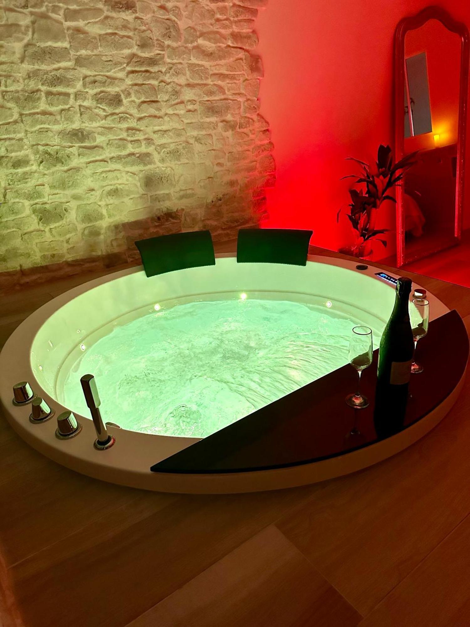 Les Suites Du Payre - Suite Romance Saint-Hilaire-de-Talmont Exteriér fotografie